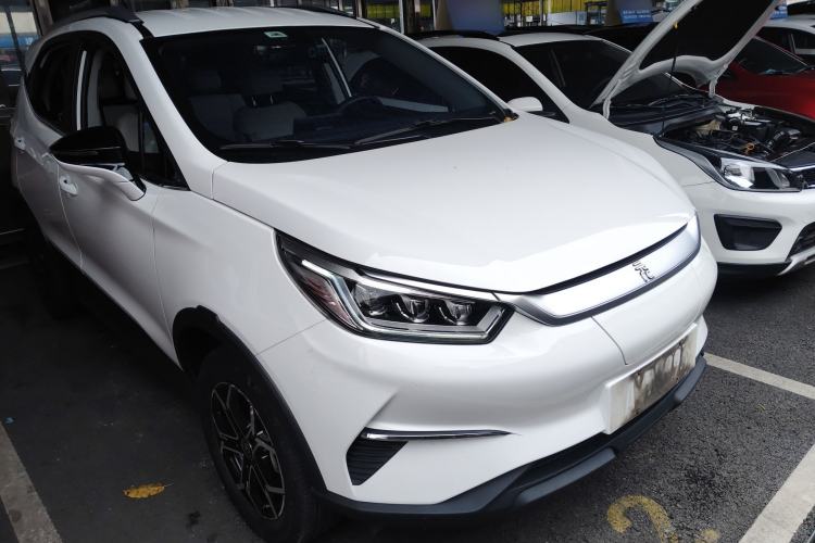 Used BYD Yuan Pro 2021 401 km Luxury Version Front Right 45 Deg