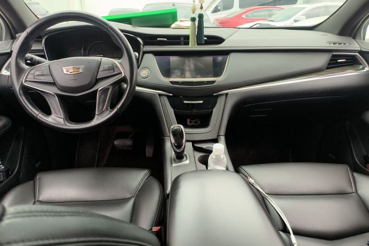 Used Cadillac XT5 2018 28E Four-Wheel Drive Tech Version Center Console