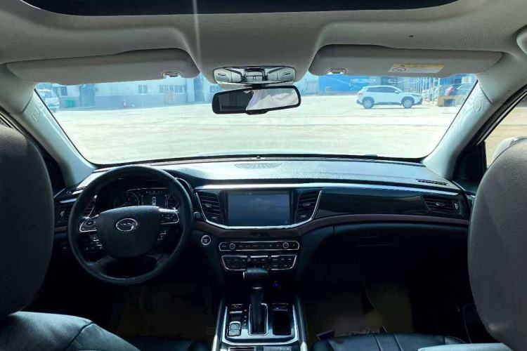 Used GAC Trumpchi GS8 2017 320T Two-Wheel Drive Luxury Smart Connectivity Version (7 Seats)