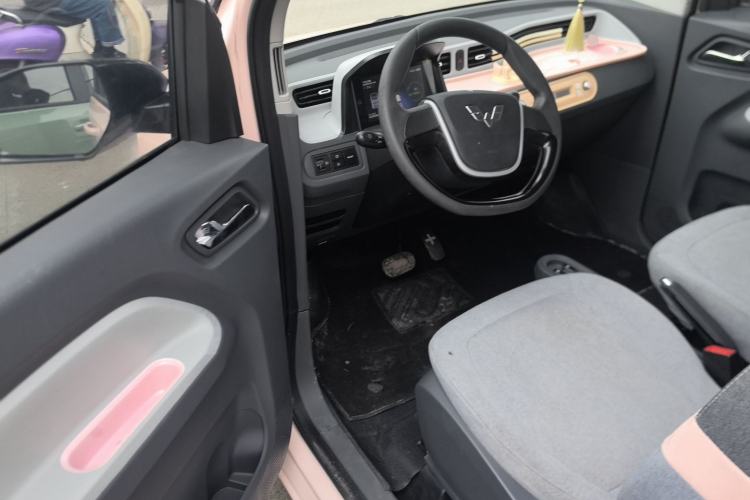 Used Wuling Hongguang MINIEV 2021 Macaron Fashion Model Lithium Iron Phosphate Driver Seat