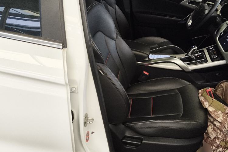 Used Geely Auto Emgrand X7 Sport 2020 1.8TD DCT Two-Wheel Drive Smart Connect 4G-Enabled Version
