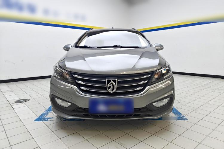 Used Baojun 310W 2017 1.5L Manual Fashion Model China V
