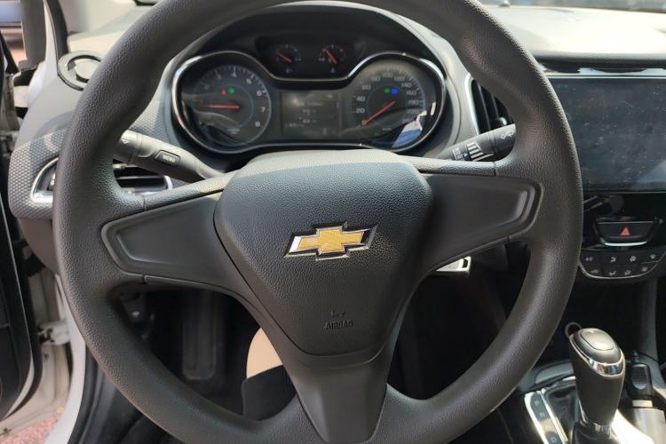 Used Chevrolet Cruze 2017 1.5L Automatic Pioneer Sunroof Edition