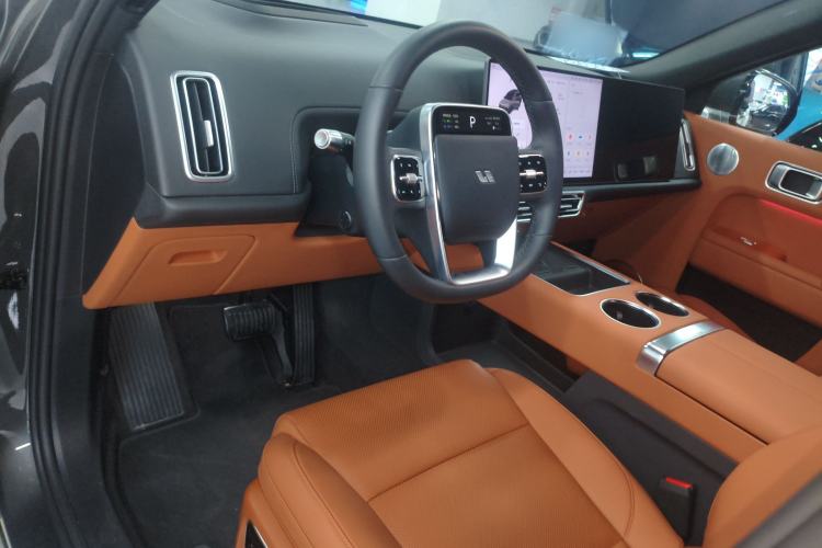 Used Li Auto L8 2025 Max Smart Refresh Edition Center Console