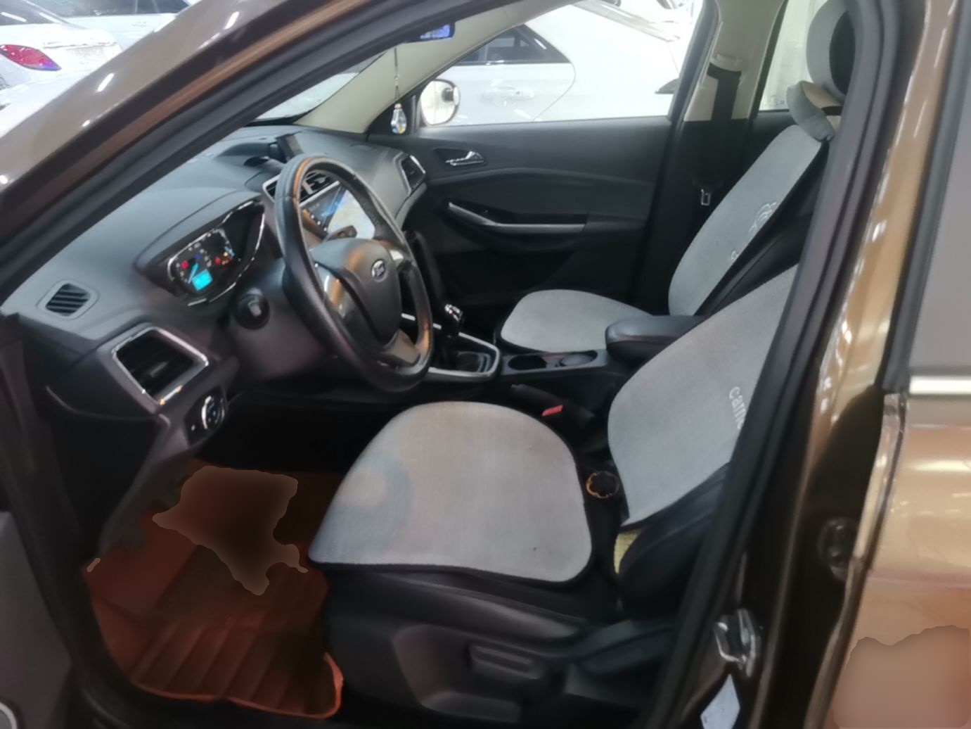 Interior delantero