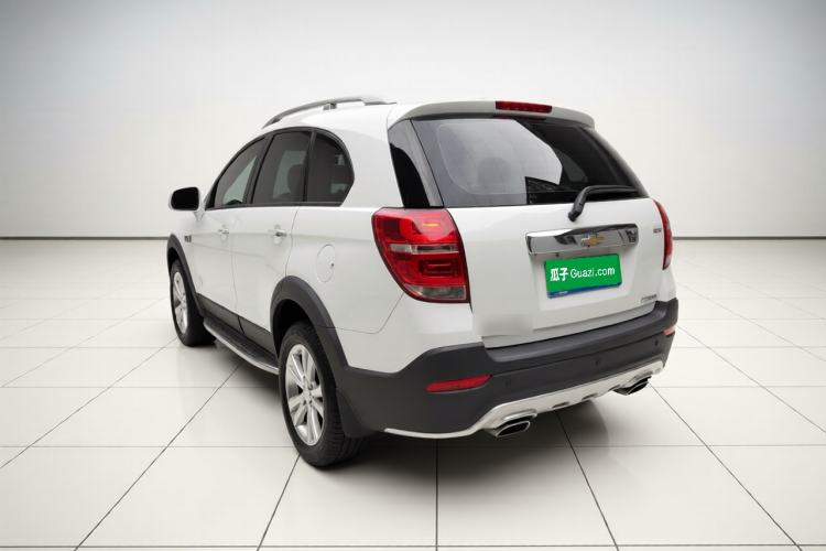 Used Chevrolet Captiva 2015 2.4L 4x4 Flagship Edition 7-Seater Exterior 2