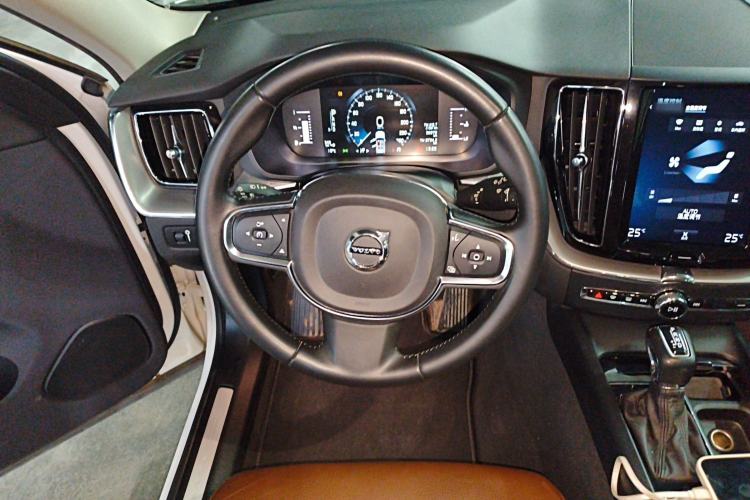 Used Volvo XC60 2020 T5 4x4 Zhiyi Luxury Edition