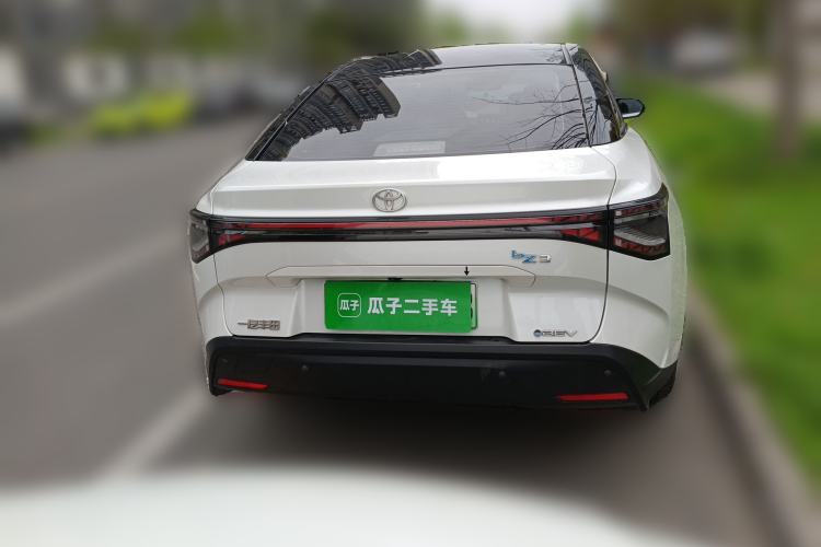 Used Toyota bZ3 2023 616 km Long-Range Premium Rear