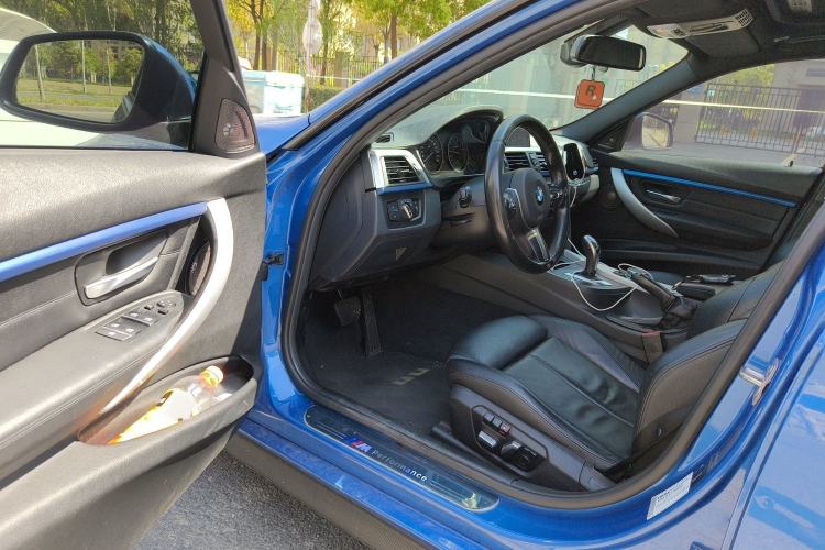 Used BMW 3 Series 2016 328i M Sport Interior 3