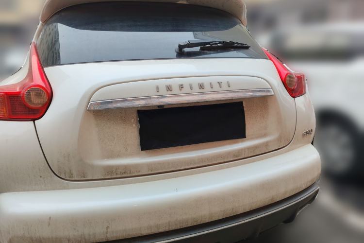 Used Infiniti ESQ 2014 1.6L Spontaneous Edition