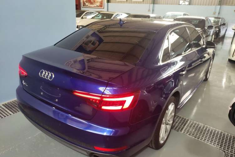 Used Audi A4L 2018 30th Anniversary Edition 40 TFSI Fashion Model
