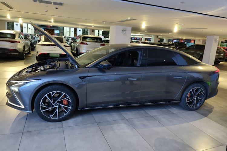 Used IM L7 2022 Dynamic Model Left Side