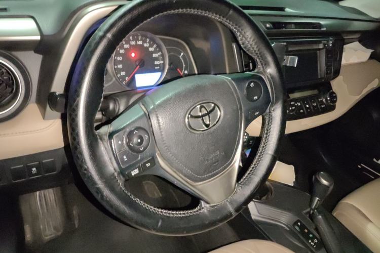 Used Toyota RAV4 2013 2.5L Automatic 4x4 Elite Edition Steering Wheel