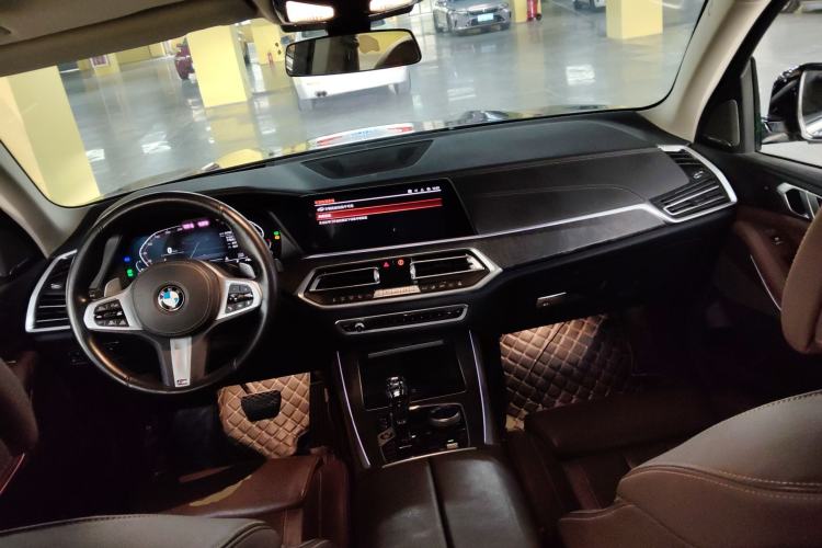 Used BMW X5 2021 xDrive40i Luxury Model with M Sport Package