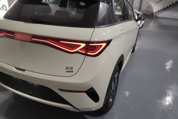 Used BYD Dolphin 2025 Smart Drive Version 420 km Freedom Edition
