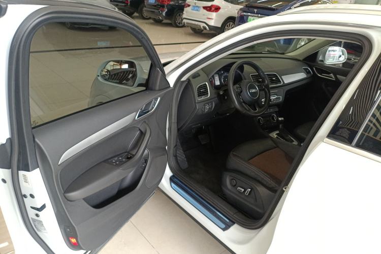 Used Audi Q3 2017 35 TFSI Fashion Model
