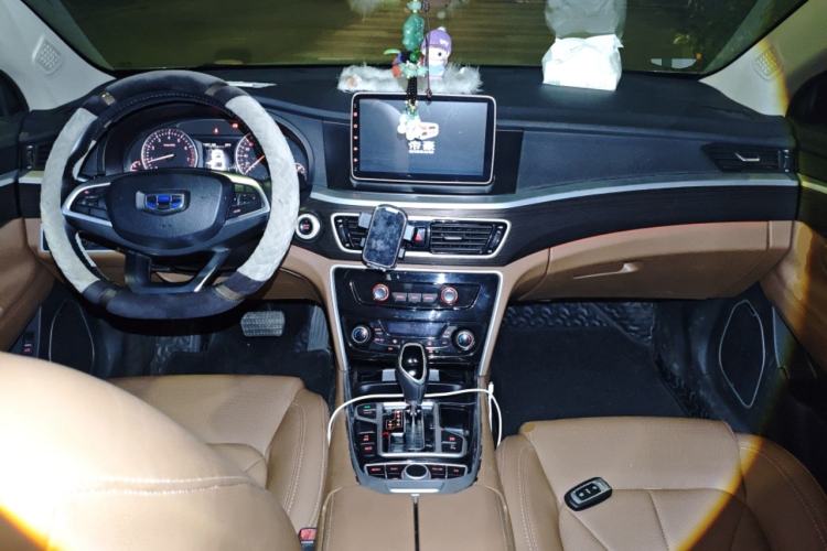 Used Geely Auto Emgrand GT 2017 1.8T Comfort Model Center Console