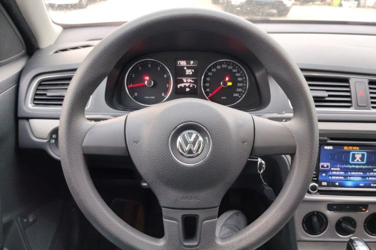 Used Volkswagen Lavida 2013 Restyled Classic 1.6L Automatic Comfort Edition
