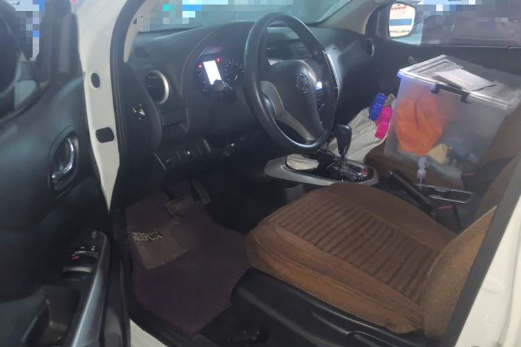 Used Nissan Navara 2017 2.5L Automatic 2WD Luxury Edition QR25