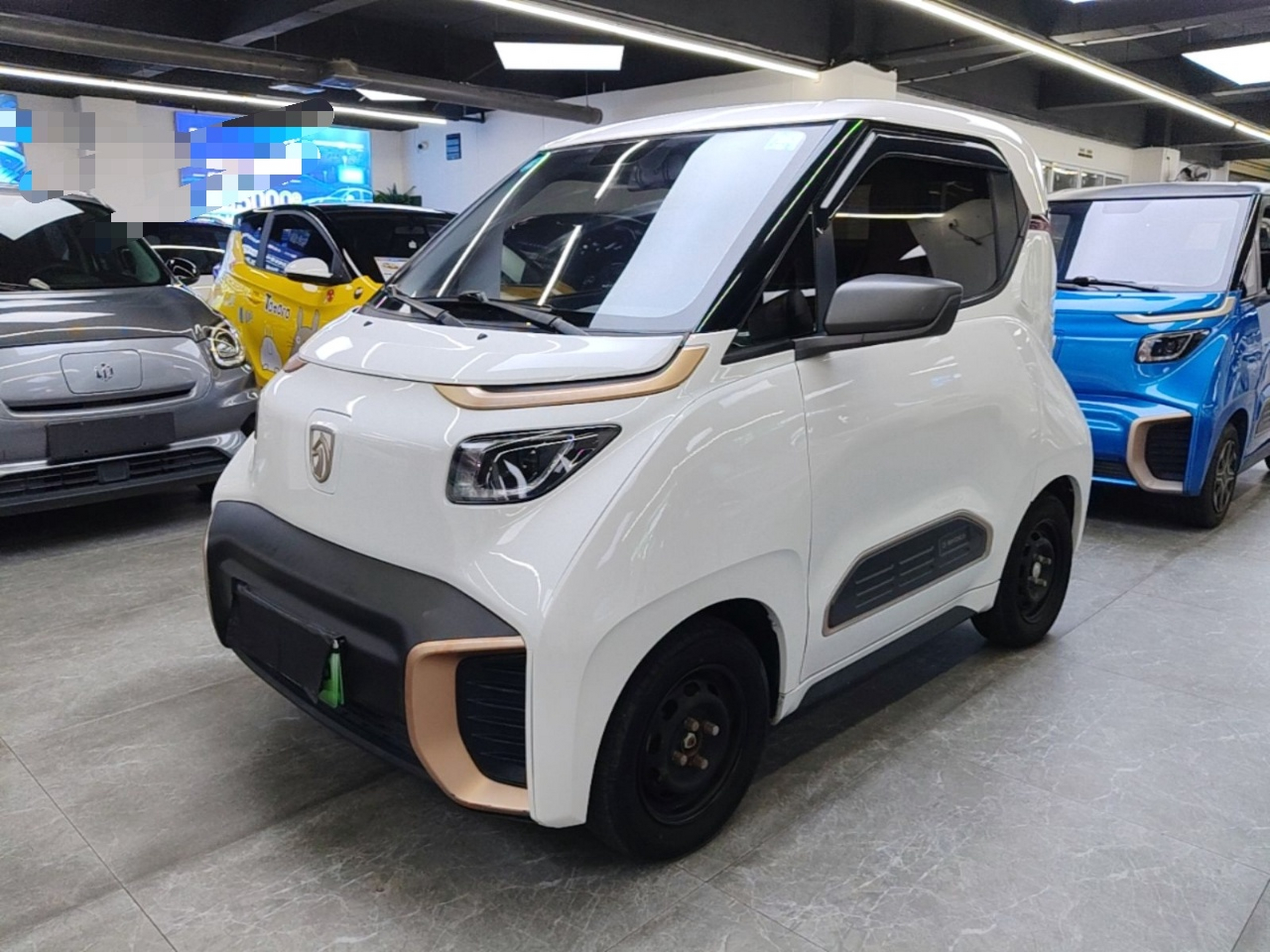 Unter der Vorderseite des Autos