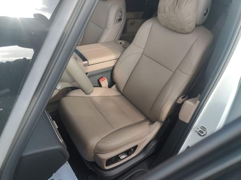 Used Li Auto MEGA 2025 Home Family Special Edition — 14