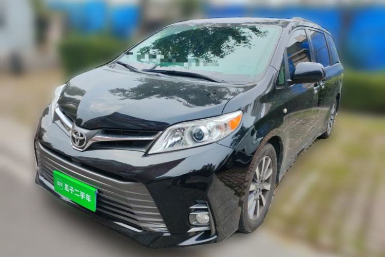 Used Toyota Sienna 2019 3.5L Two-Wheel Drive XLE 7 Seats U.S. Specification
