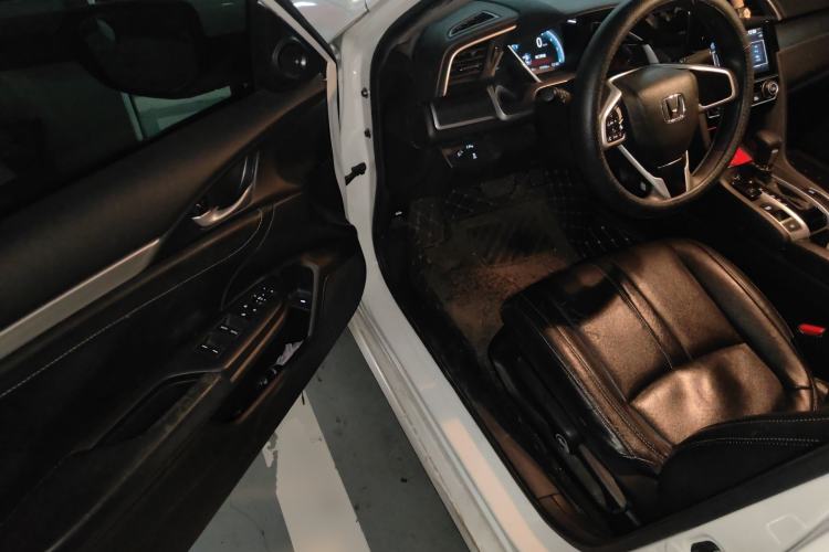 Used Honda Civic 2016 220TURBO CVT Luxury Edition Driver Seat