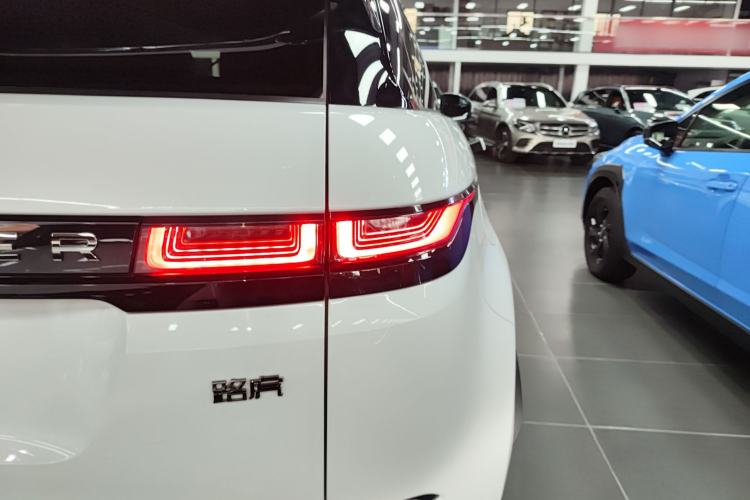 Used Land Rover Range Evoque 2022 Aurora L 249 PS R-Dynamic Luxury Edition