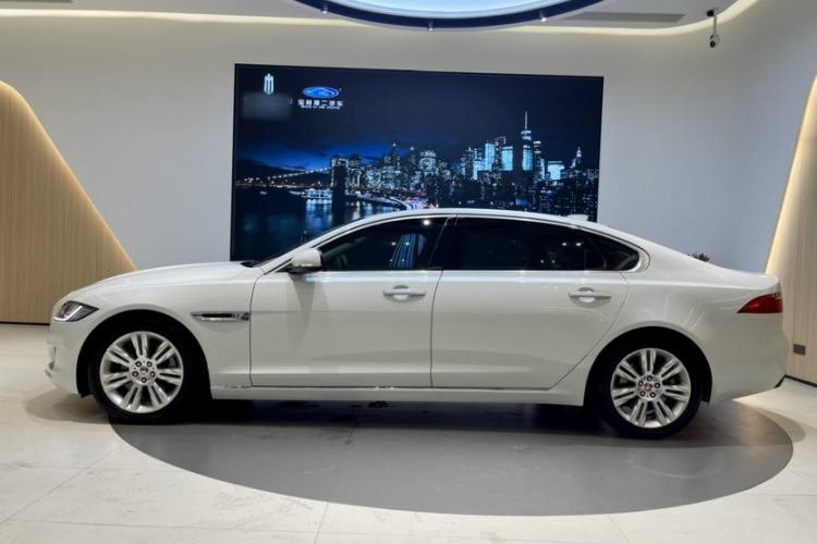 Used Jaguar XFL 2018 XFL 2.0T 250 PS Premium Edition
