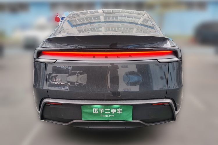 Used Tesla Model Y 2025 Rear-Wheel-Drive Version
