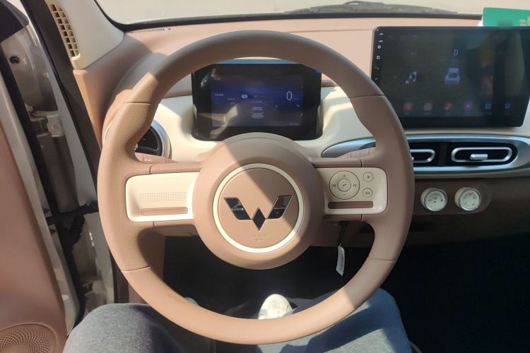Used Wuling Hongguang MINIEV 2025 Four-Door Version Advanced Edition Steering Wheel