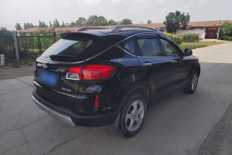 Used Bestune X80 2013 2.0L automatic comfort version