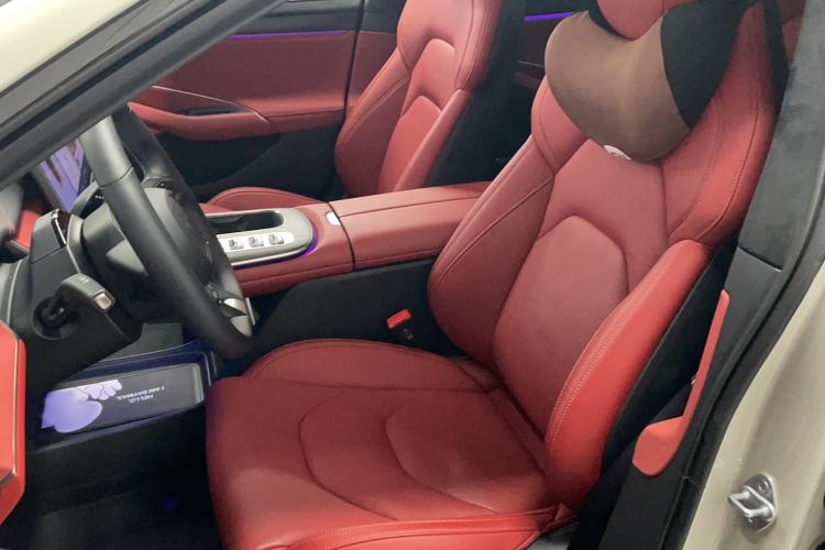 Used Xiaomi Auto SU7 2024 Four-Wheel Drive Ultra-Long Range Advanced Intelligent Driving Max Edition
