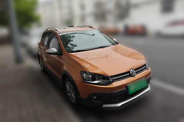 Used Volkswagen Polo 2016 1.6L Cross Polo Automatic Front Right 45 Deg