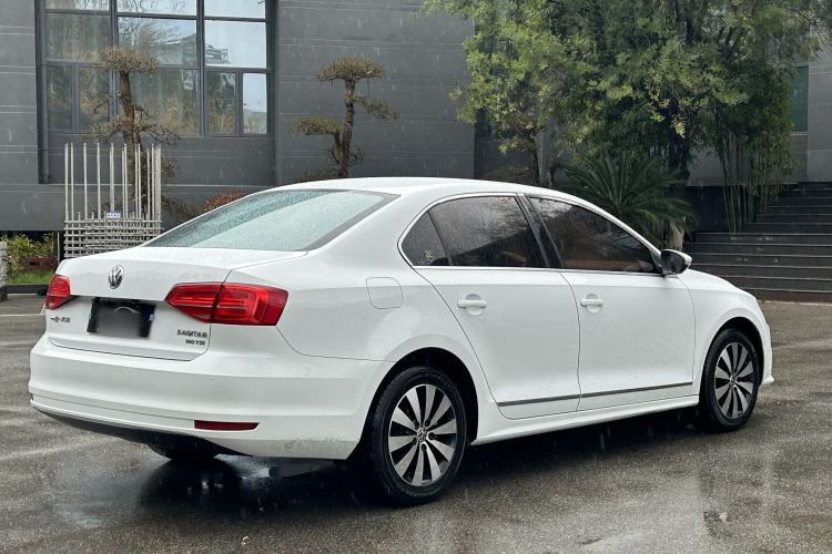 Used Volkswagen Sagitar 2017 180TSI Automatic Luxury Edition