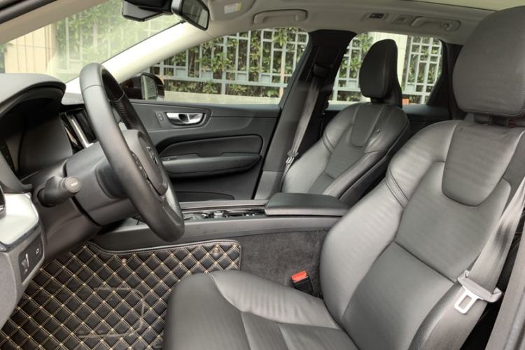 Used Volvo XC60 2019 T5 4x4 Smart Edition China VI Standard