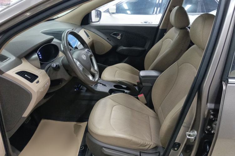 Used Hyundai ix35 2015 2.0L Automatic 2WD Smart Version China V Standard