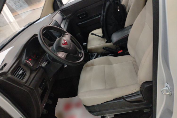 Used Wuling Hongguang V 2022 1.5L Jingqu Version Hydraulic Power Steering LAR