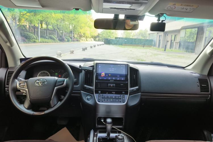 Used Toyota Land Cruiser 
