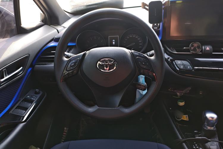 Used Toyota C-HR 2018 2.0L Leading with Sunroof China VI Standard
