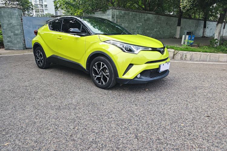 Used Toyota C-HR 2018 2.0L Leading with Sunroof China VI Standard