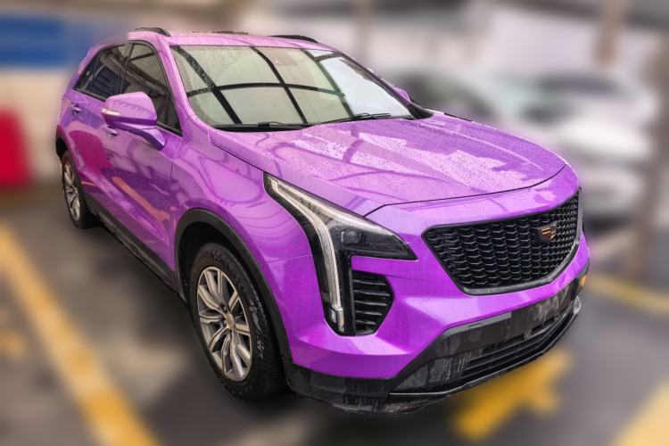 Used Cadillac XT4 2018 28T 4x4 Leading Sport Model Front Right 45 Deg