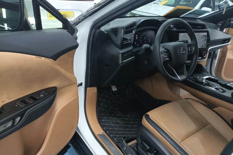 Used Lexus RZ 2023 450e All-Wheel Drive Luxury Edition Driver Seat