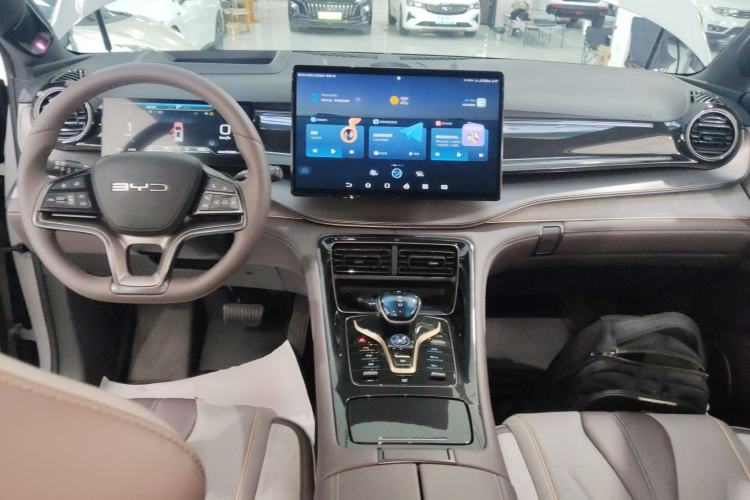 Used BYD Frigate 07 2023 DM-i 205KM Flagship Model