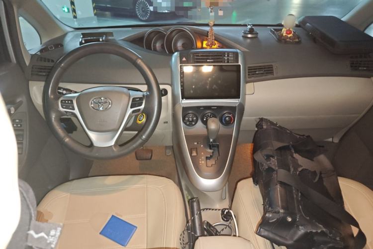 Used Toyota Verso 2014 Starlight 180E CVT Elite Edition
