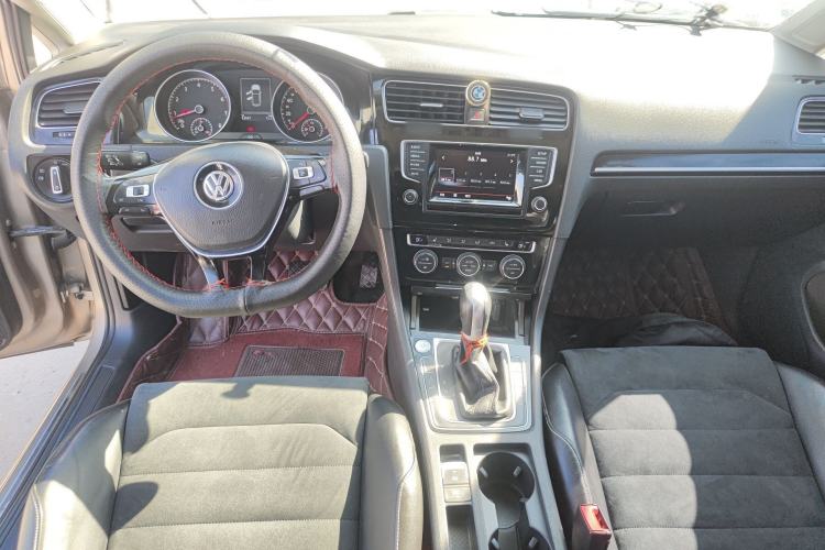 Used Volkswagen Golf 2015 1.4TSI Automatic Flagship Model Center Console