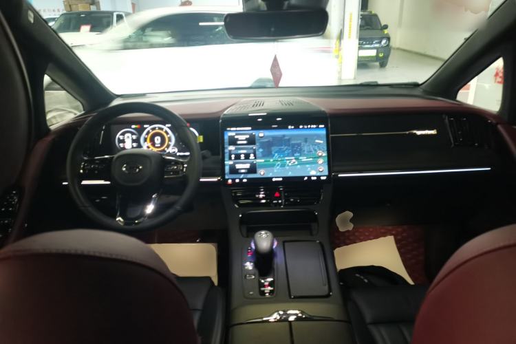 Used GAC Trumpchi M8 2023 Zongshi Series 400T Ultimate Edition Center Console