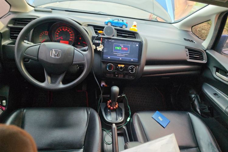 Used Honda Fit 2018 1.5L CVT Comfort Sunroof Version Center Console