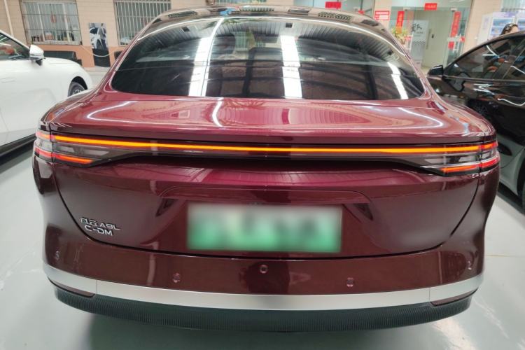 Used Chery Fulwin A9L 2025 Model, Four-Wheel Drive High-Energy Peak Edition Rear