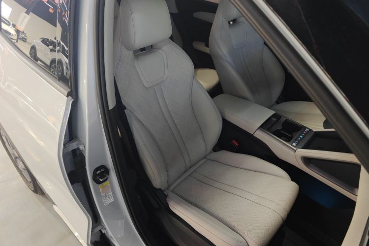 Used BYD Yuan UP 2025 Model 301KM Leading Version